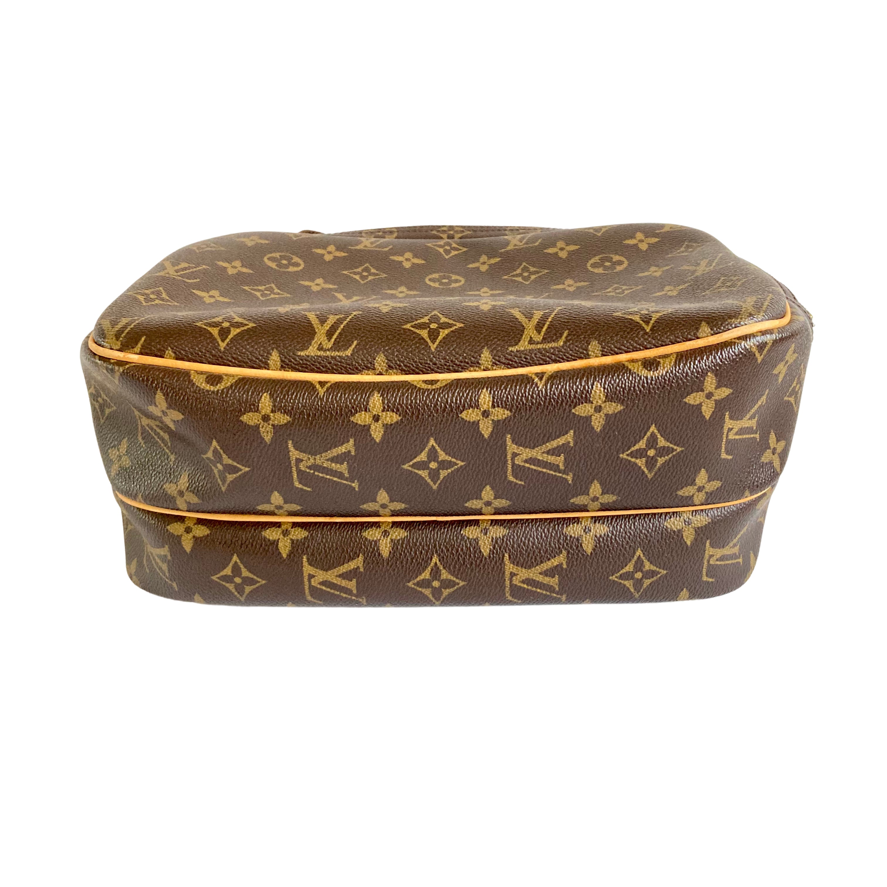 Louis Vuitton Monogram Canvas Shoulder Bag