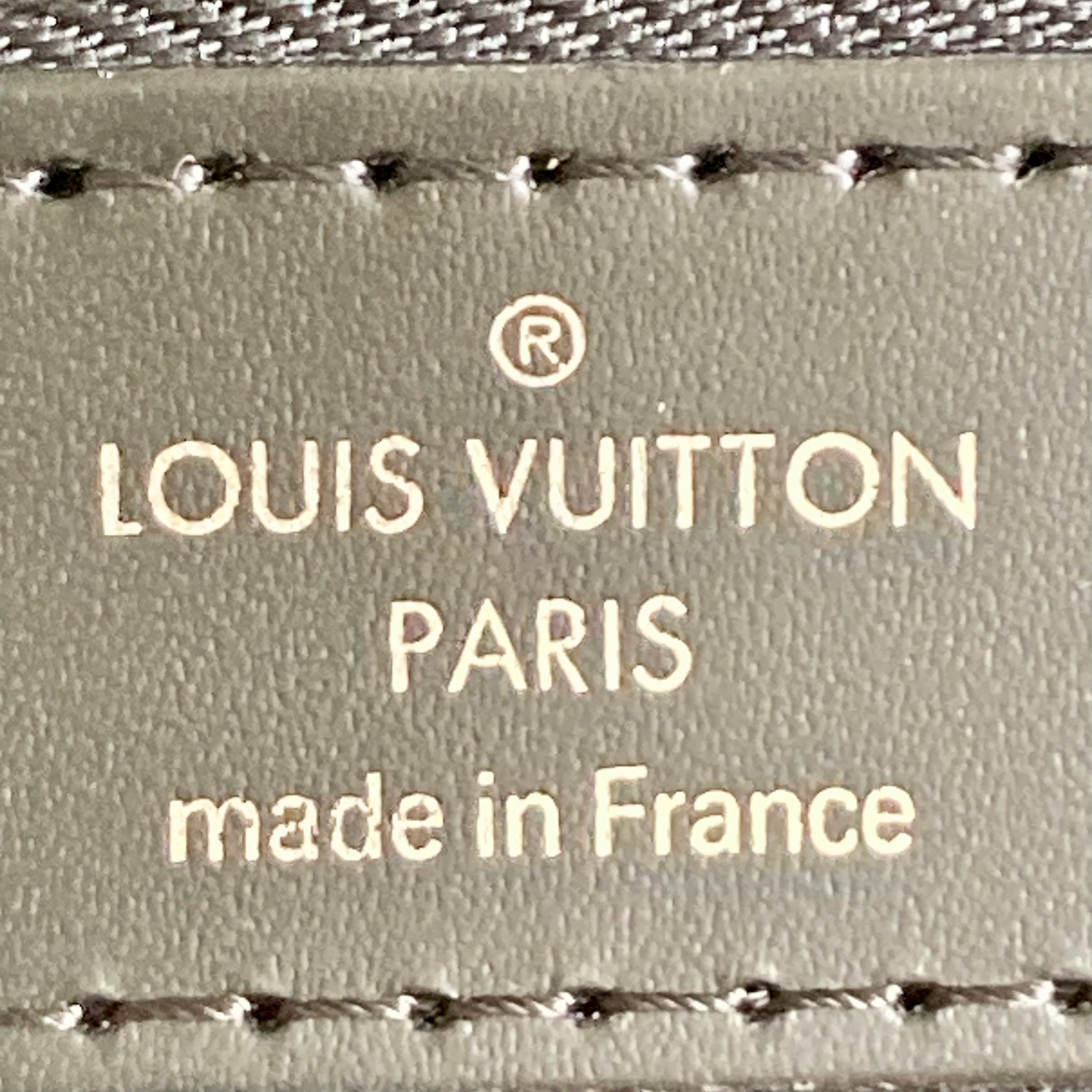 Louis Vuitton Damier Graphite Neo Greenwich Weekeender Bag