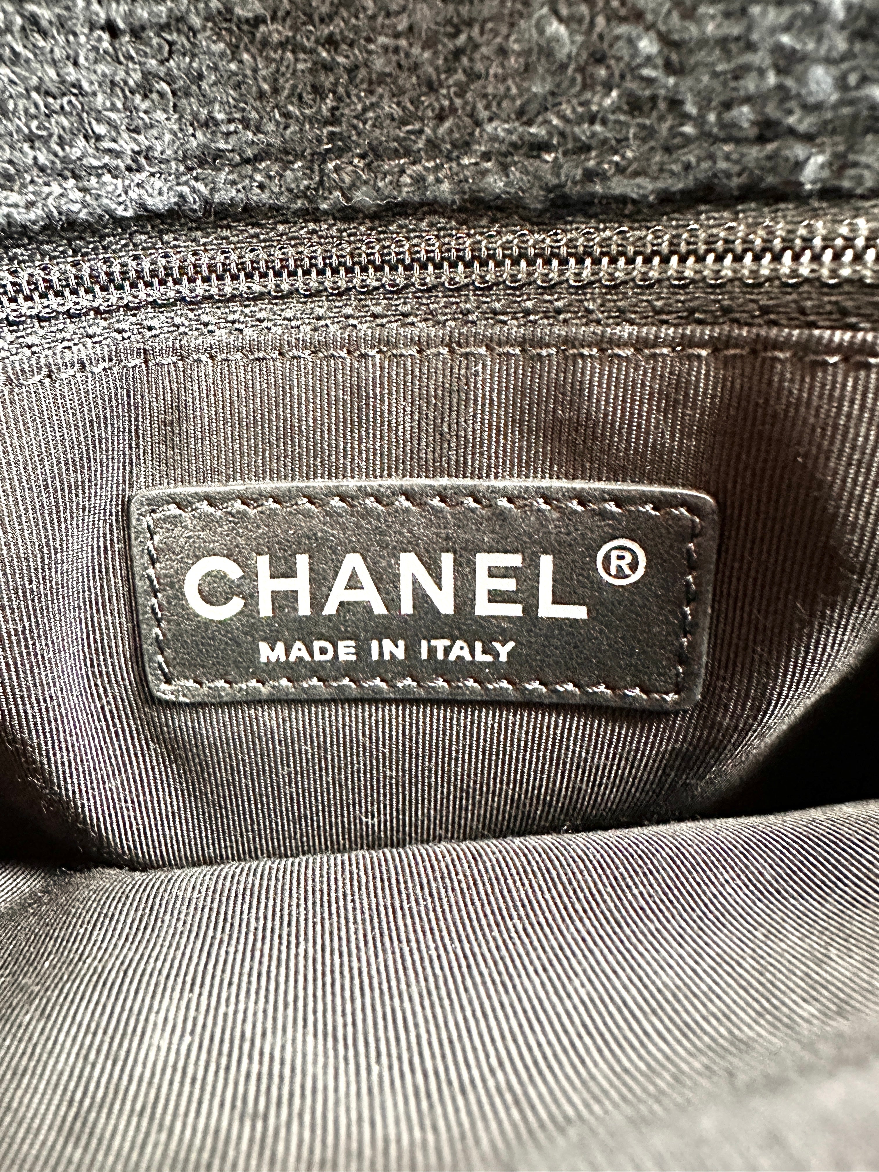 Chanel Classic Flap Bag 25 Tweed Small