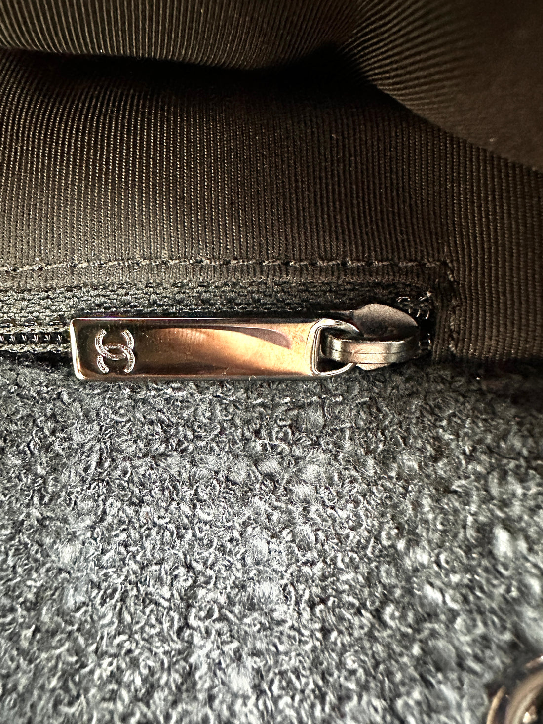 Chanel Classic Flap Bag 25 Tweed Small