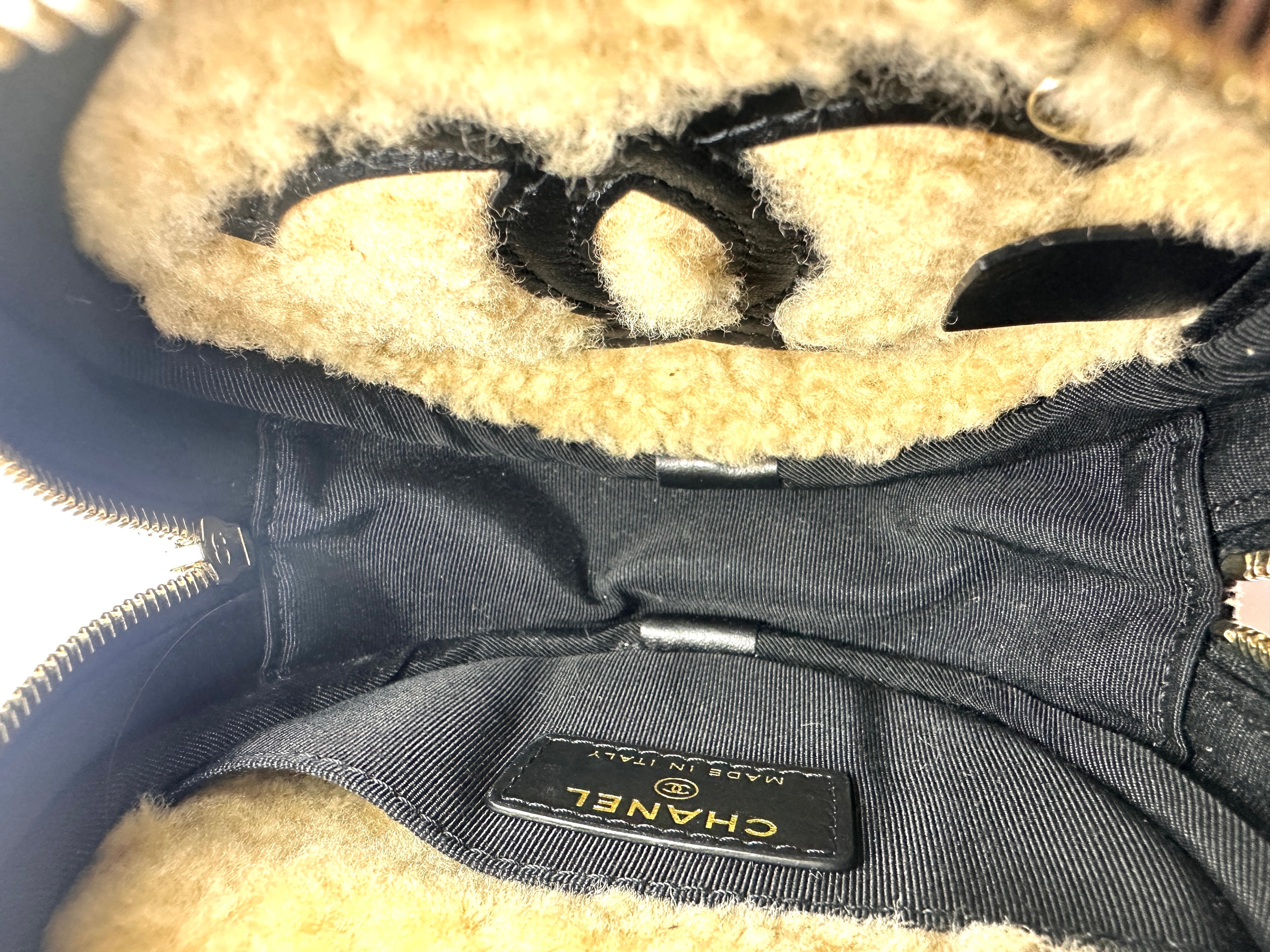 Chanel Black Shiny Crumpled Sheepskin Shearling Round Cluch Bag with Chain