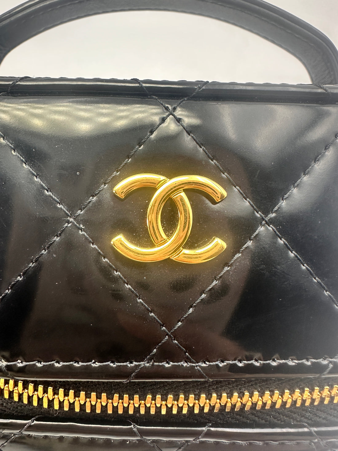 Chanel 25A Metiers d'Art Handle Vanity Case