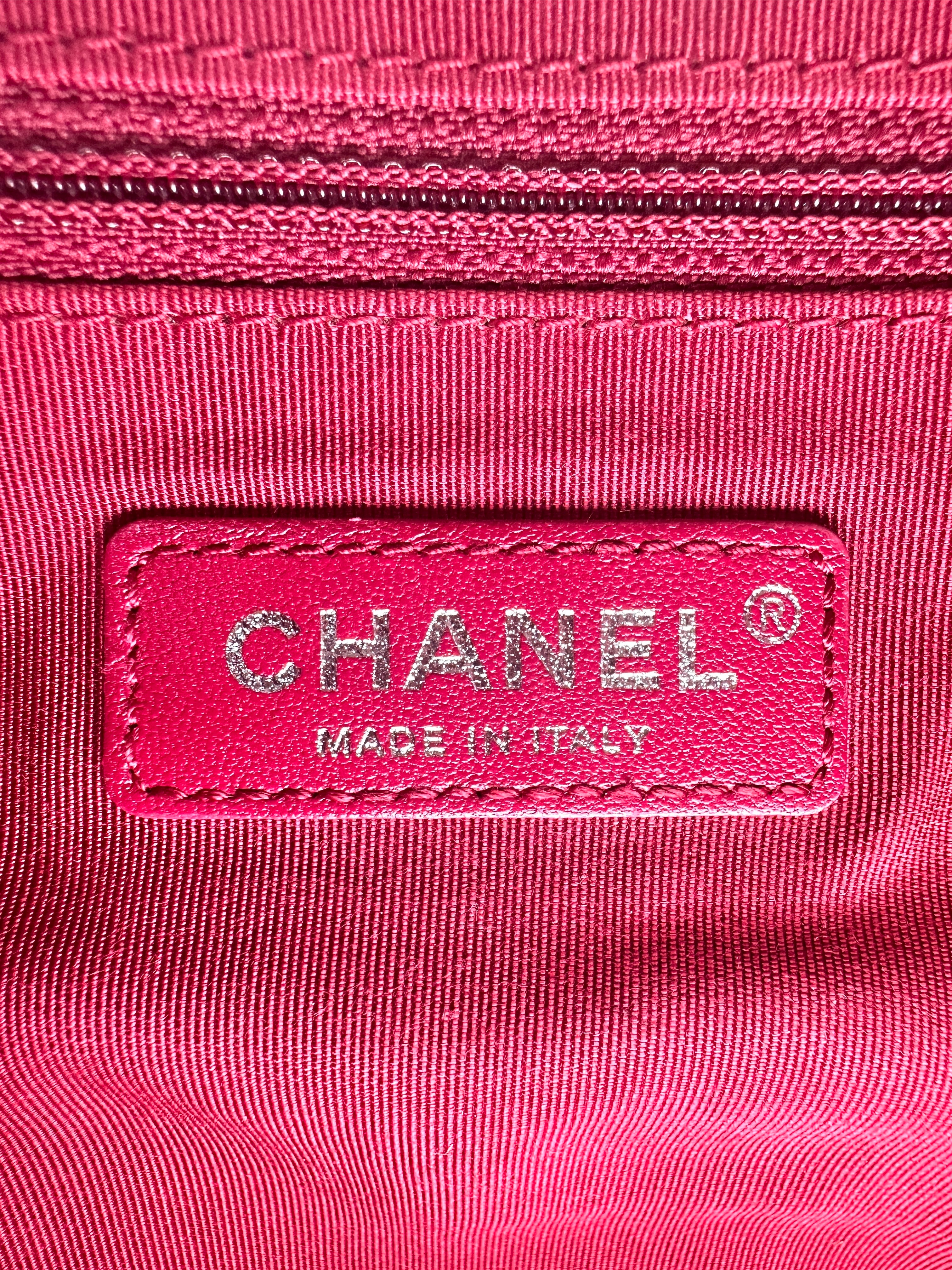Chanel Gabrielle White/Black Quilted Leather Medium Size Hobo Bag