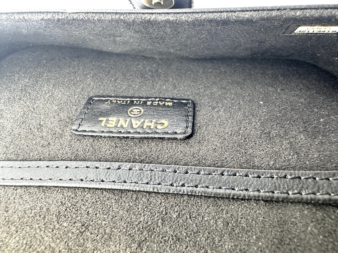 Chanel 22P Chain Glasses Case Bag