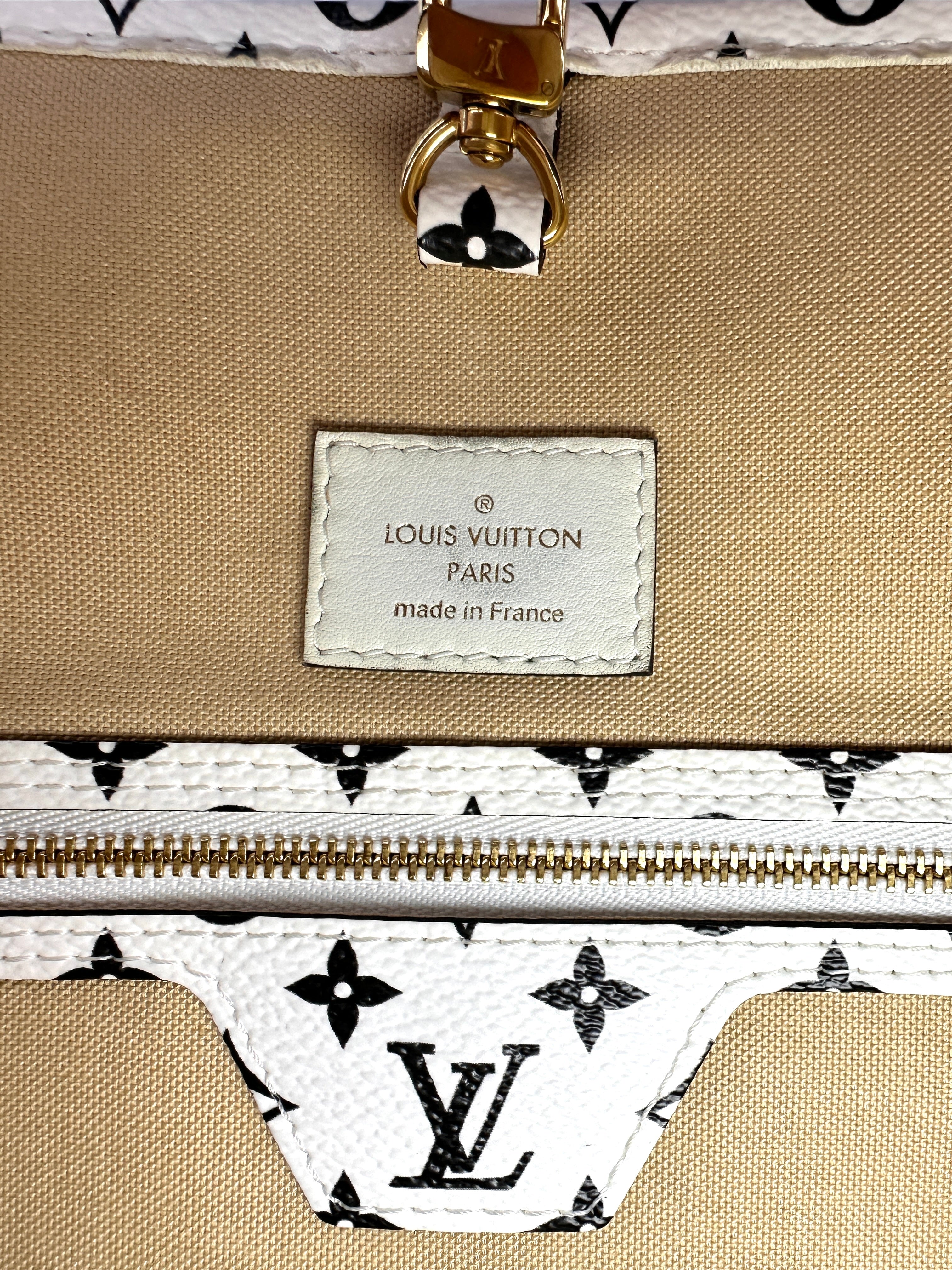 Louis Vuitton Summer 2019 Neverfull MM Green/White Giant Monogram Leather Handle Bag With Pouch