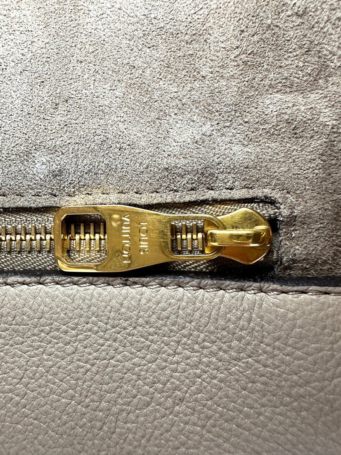 Louis Vuitton W Beige Veau Cachemire Leather Handle Bag