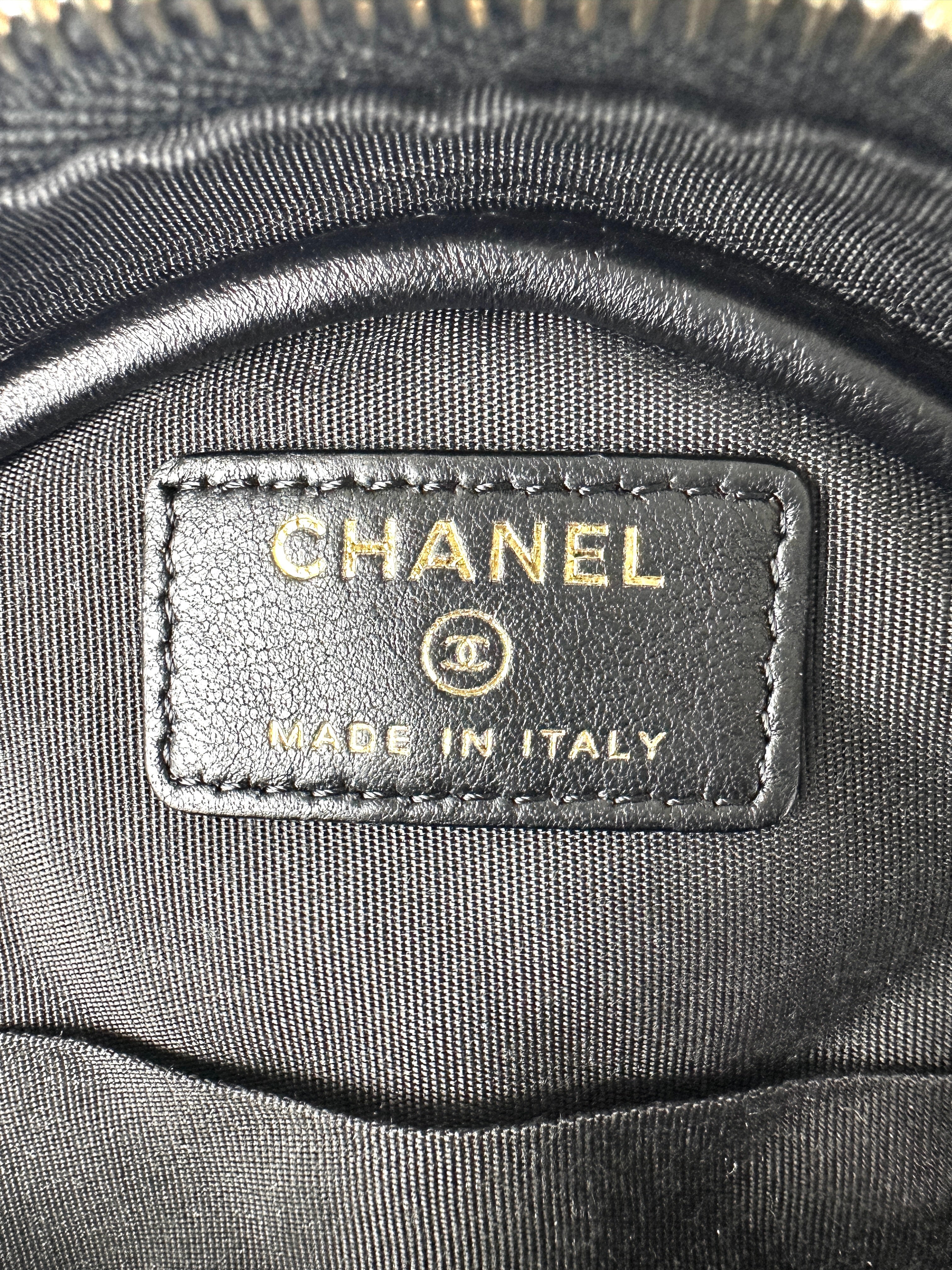 Chanel Black Quilted Lambskin Lucky Charms Round Clutch With Chain