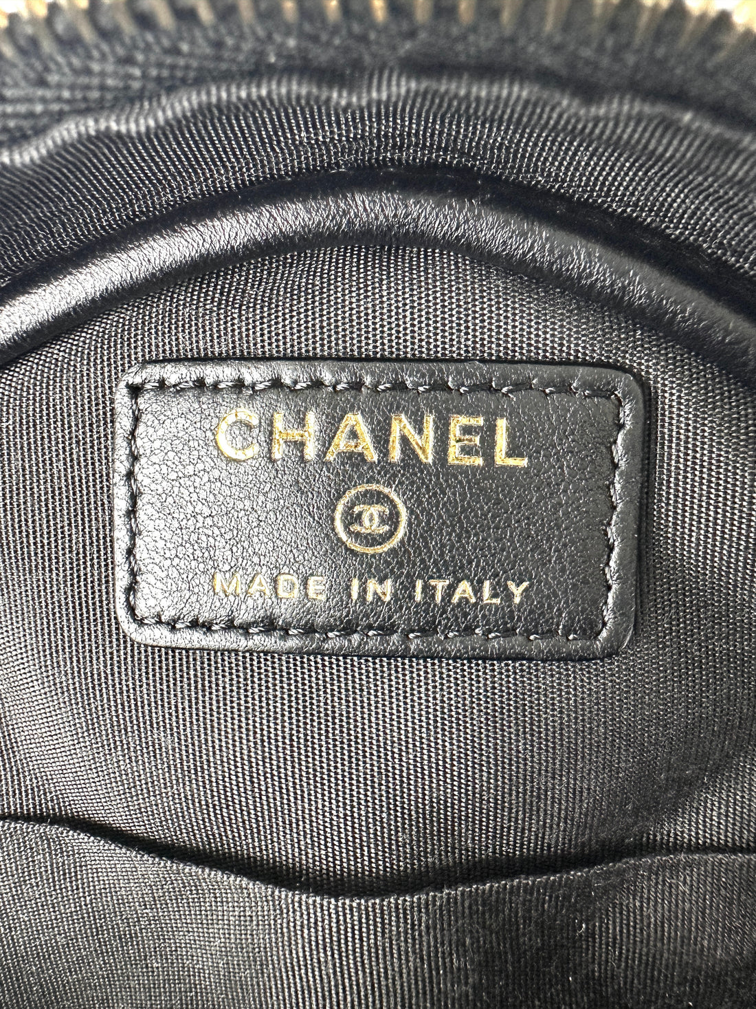 Chanel Black Quilted Lambskin Lucky Charms Round Clutch With Chain