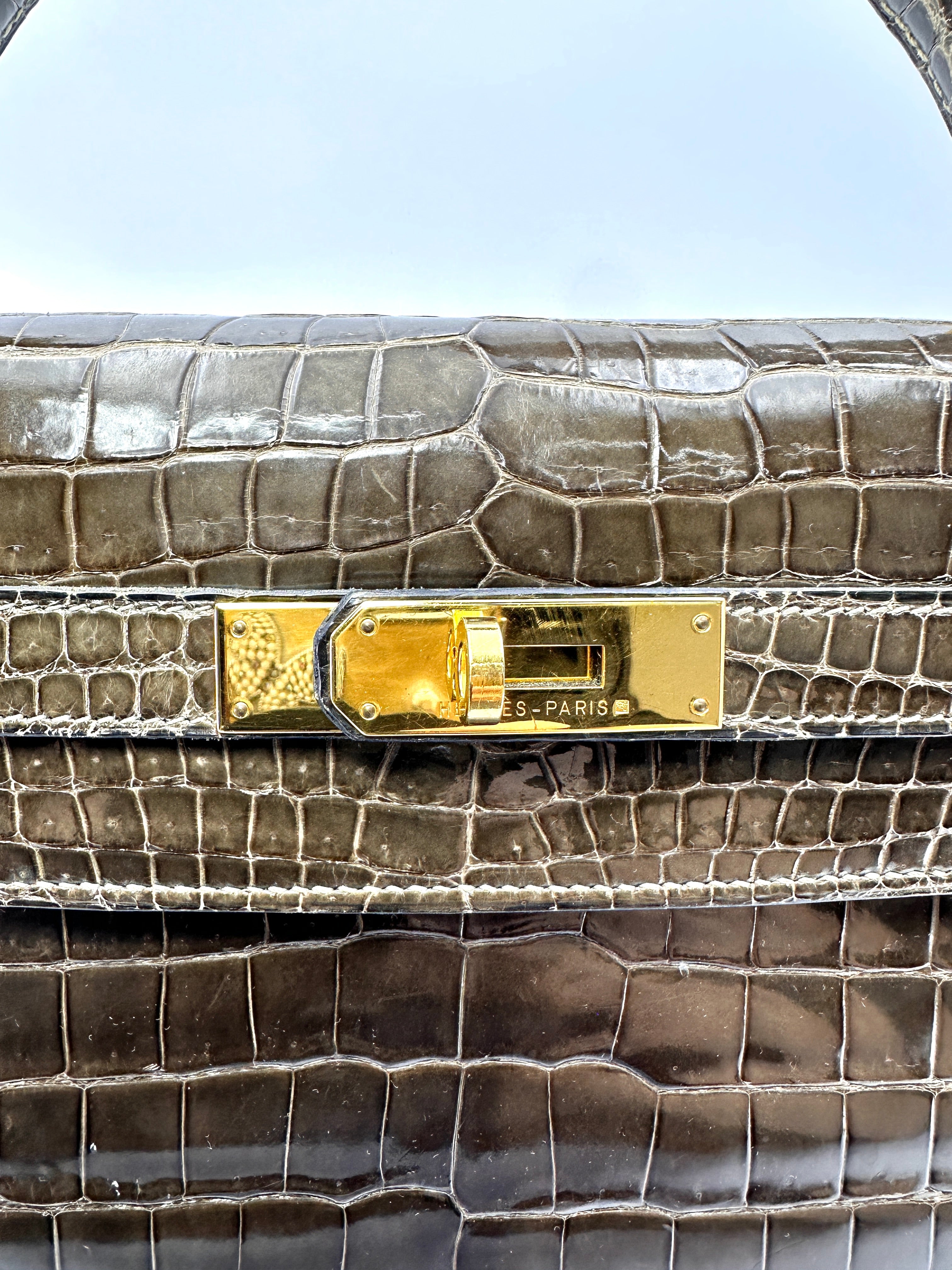 Hermès Kelly 32 Sellier Noir Shiny Crocodile Leather GHW