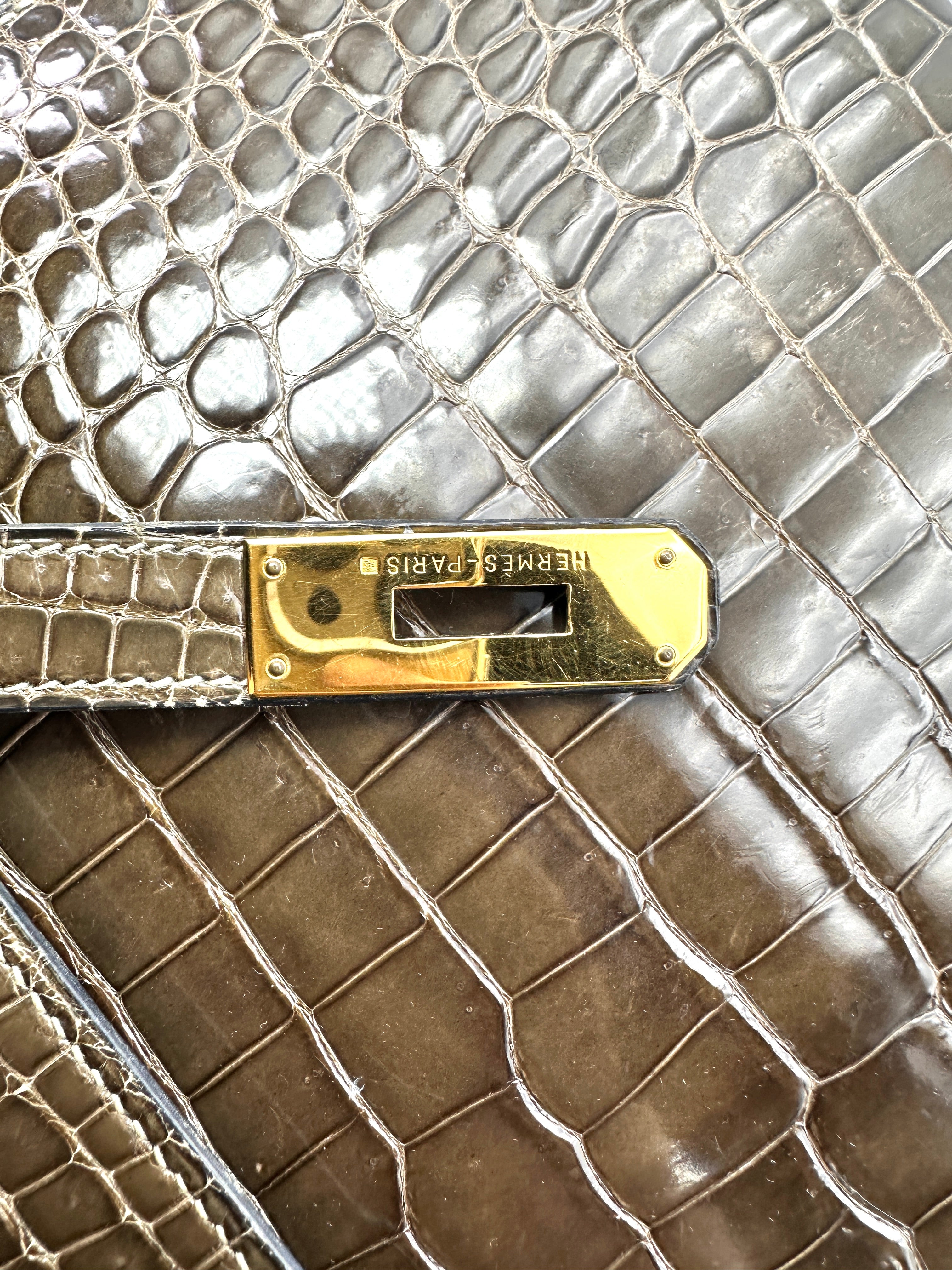 Hermès Kelly 32 Sellier Noir Shiny Crocodile Leather GHW
