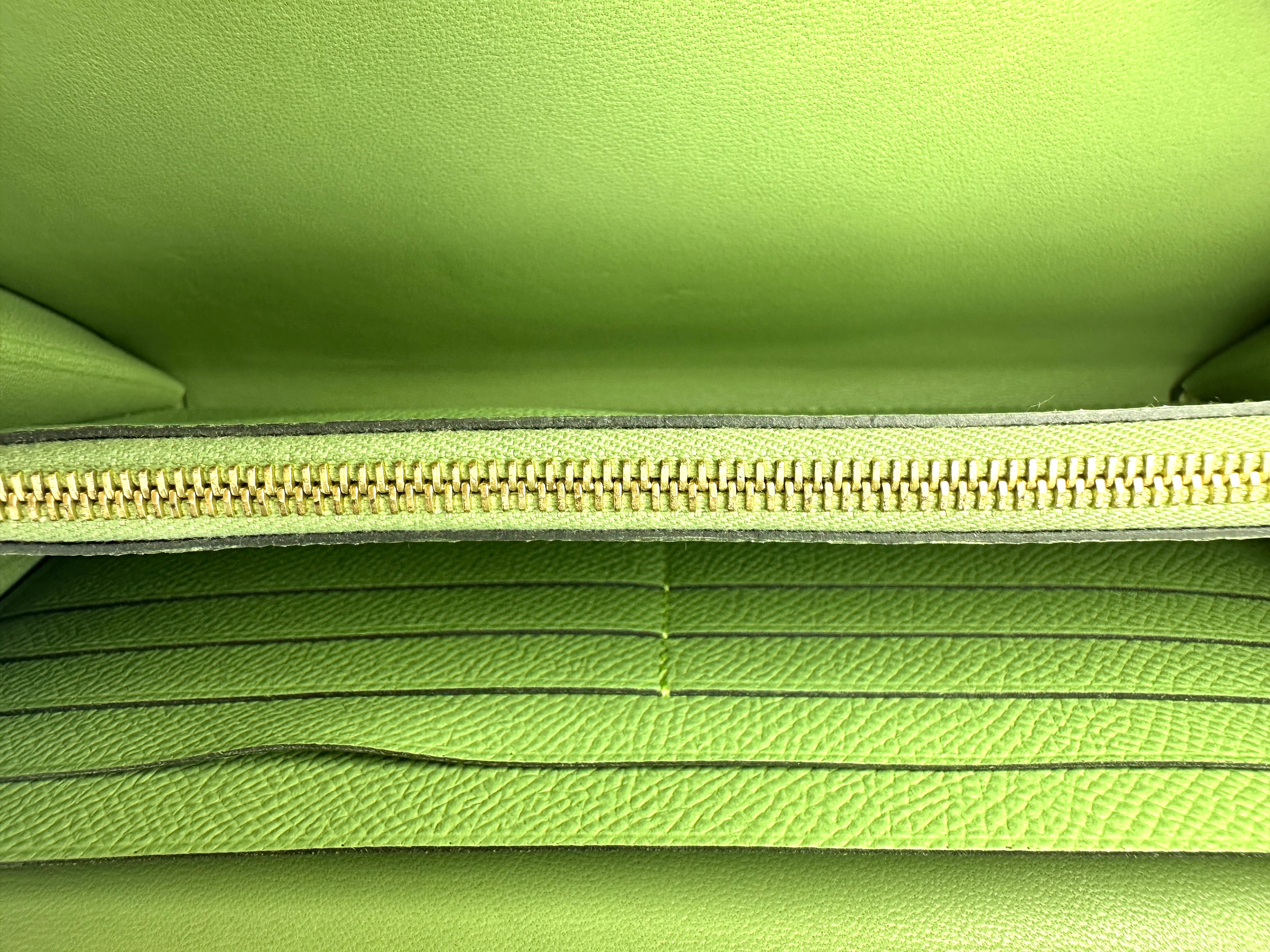 Hermès Constance To Go Vert Criquet Epsom Touch GHW