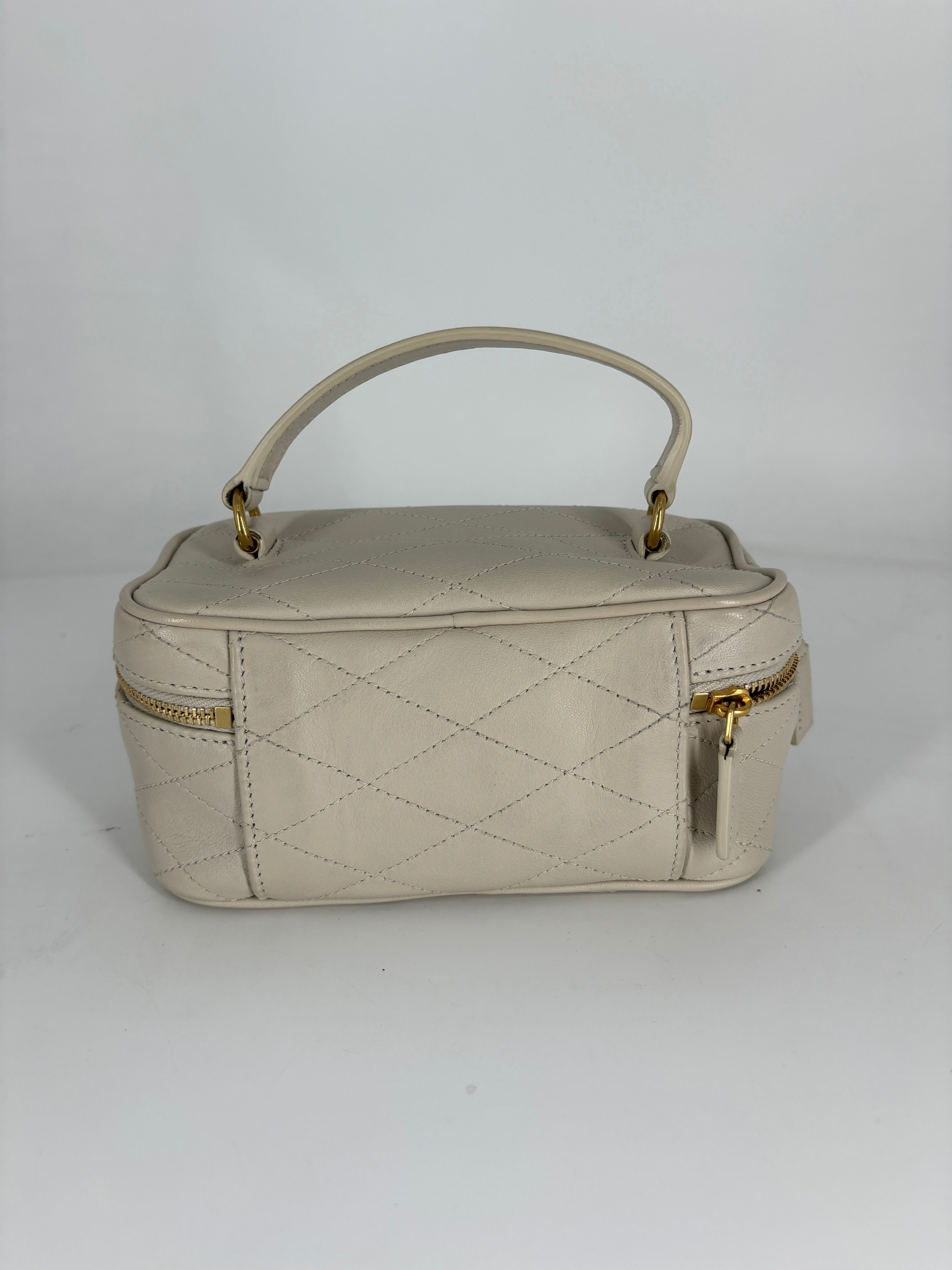 Saint Laurent Grain De Poudre Quilted Vanity Bag Top Handle Crema Soft