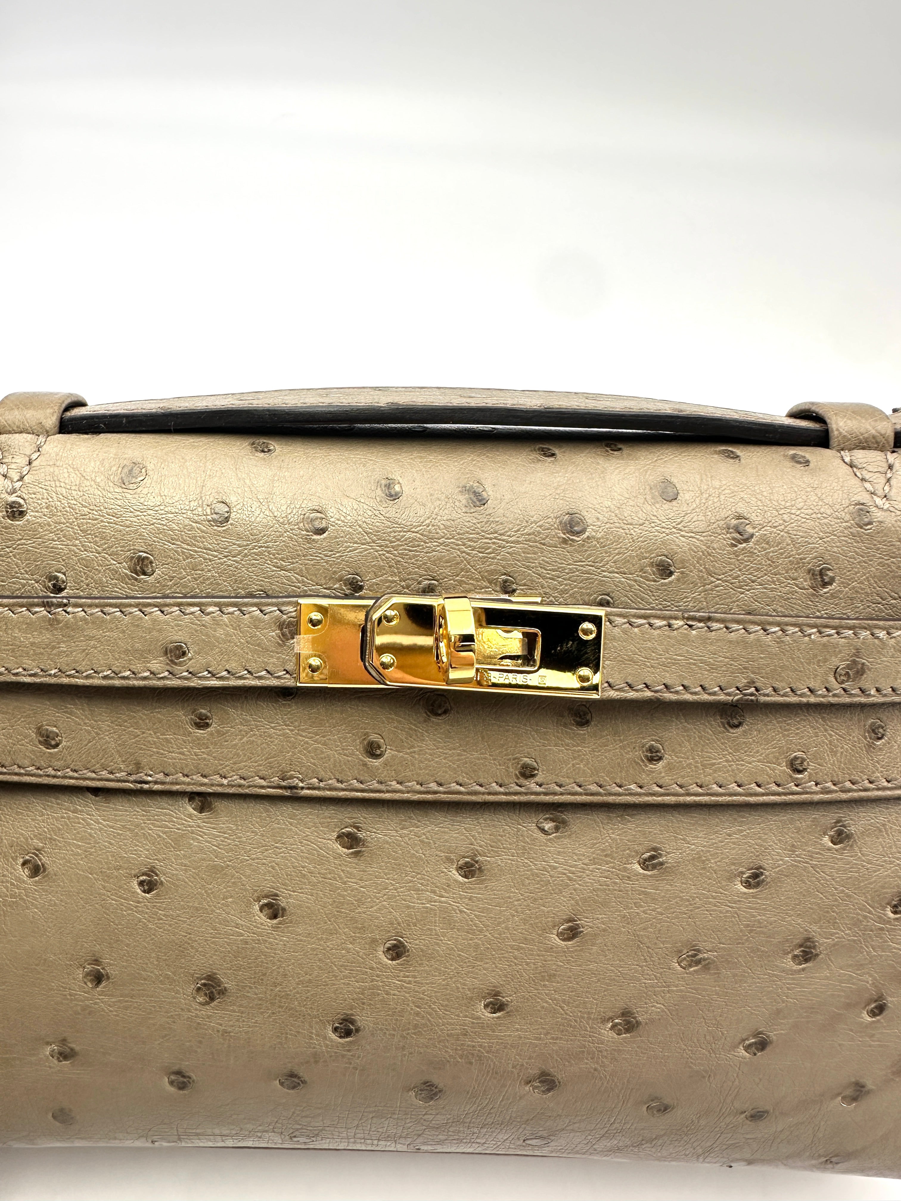 Hermès Kelly Pochette Gris Tourterelle Ostrich GHW