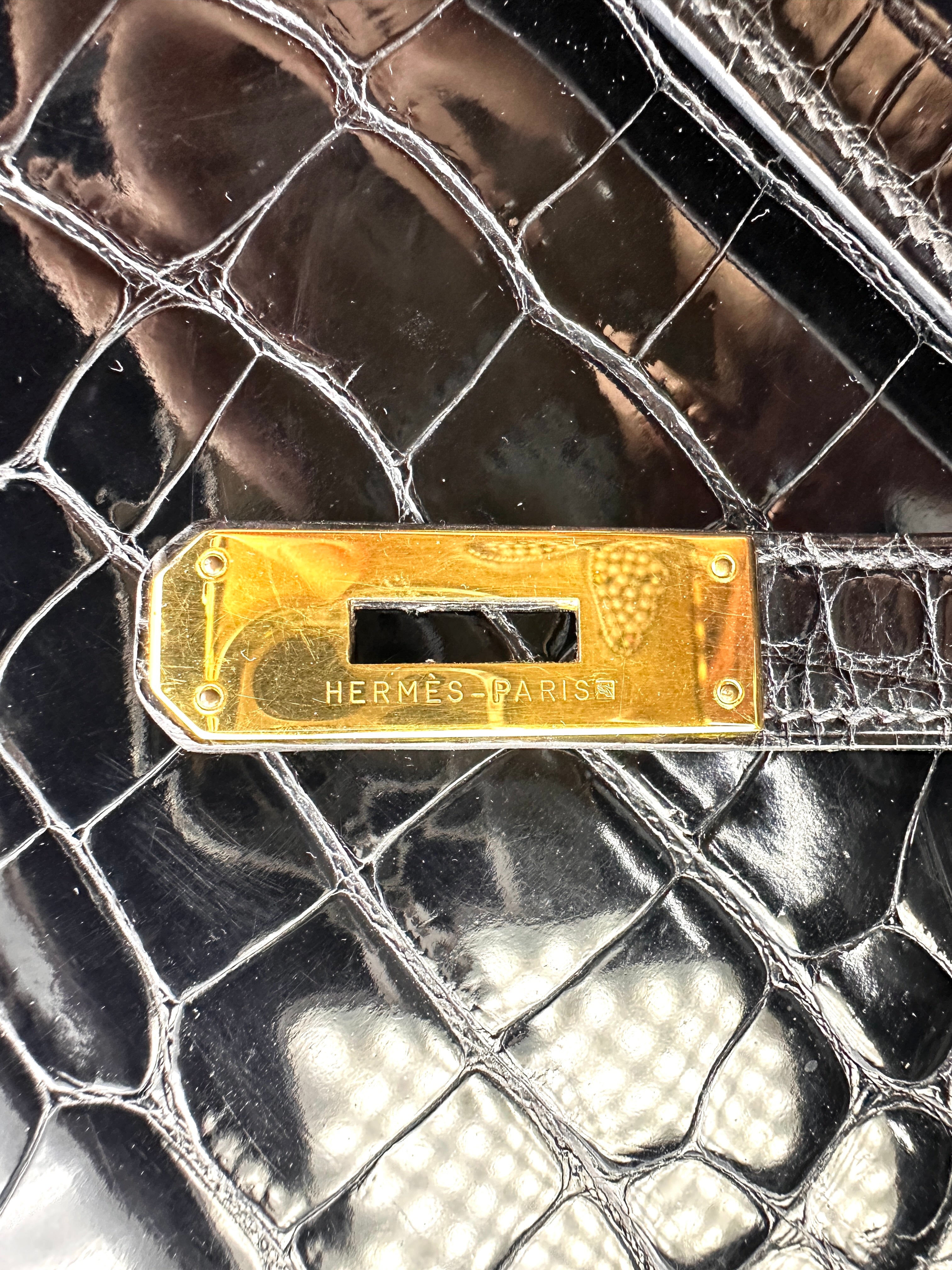 Hermès Kelly 32 Retourne Noir Shiny Alligator Leather GHW