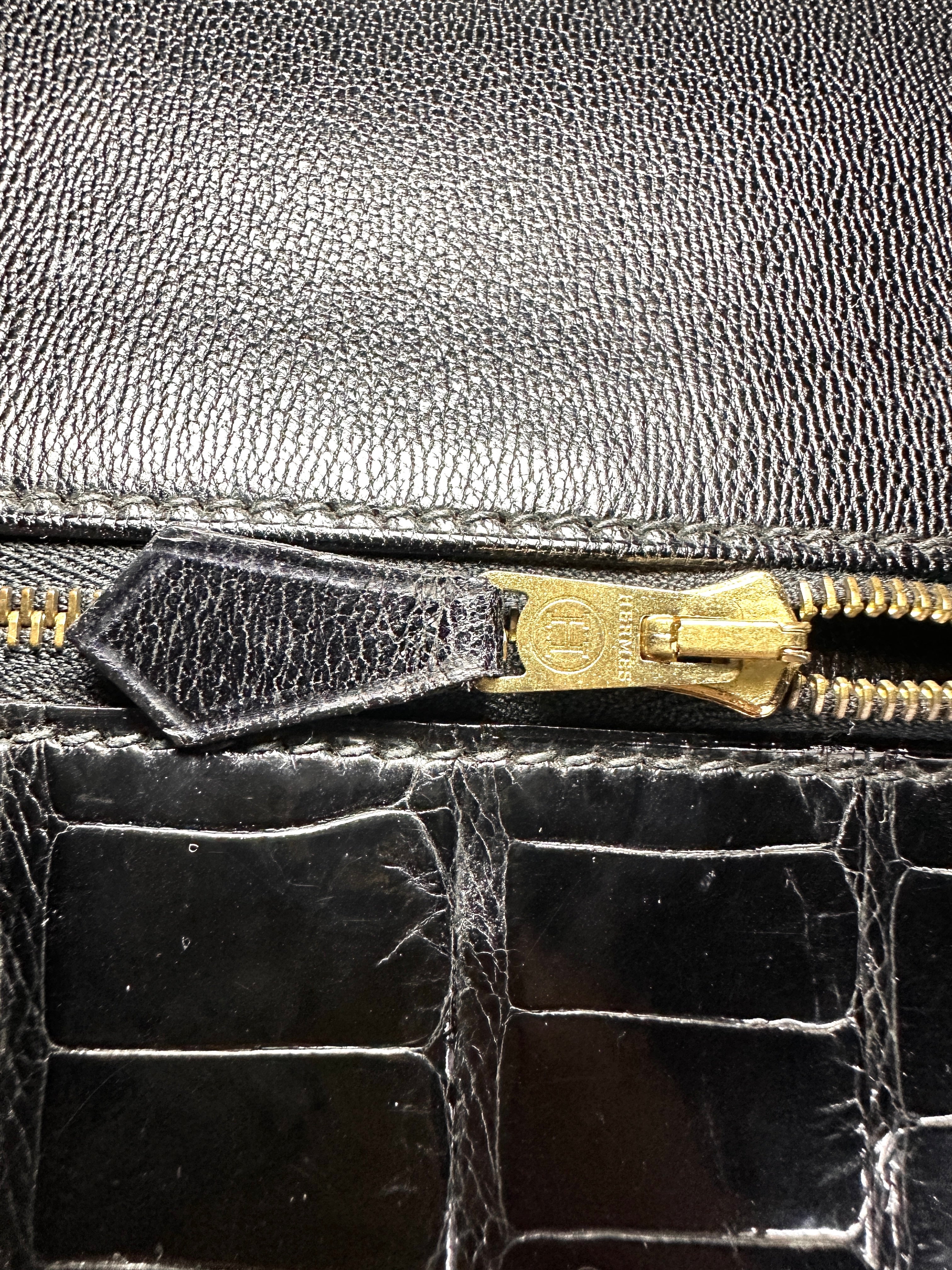Hermès Kelly 32 Retourne Noir Shiny Alligator Leather GHW